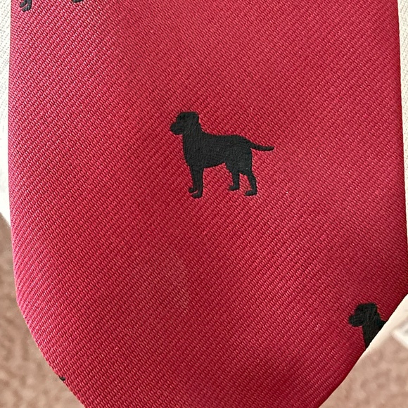 NWOT Chipp silk regular size maroon black lab design tie - Picture 1 of 4